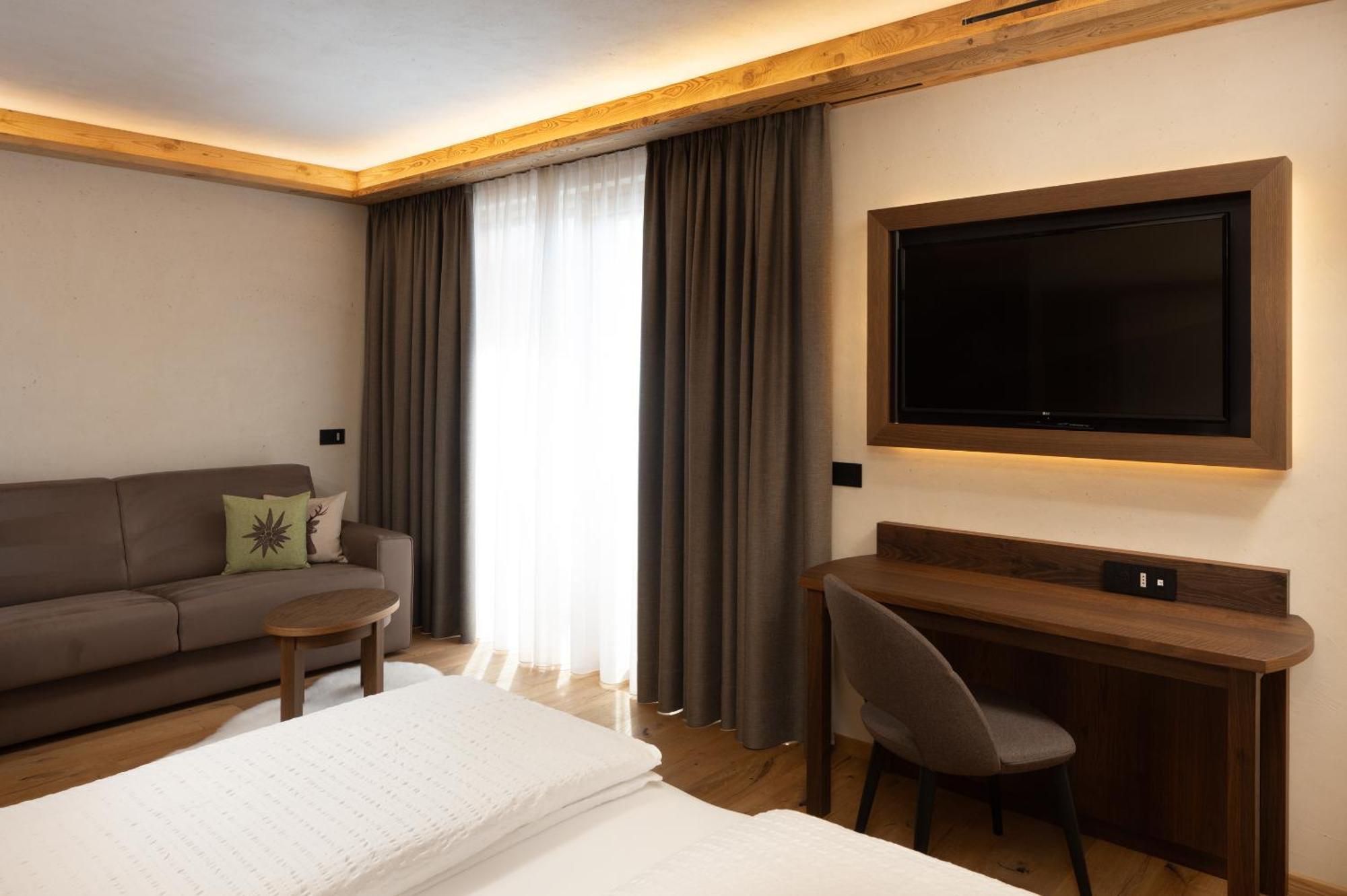 Camino Rustic Chic Hotel Livigno Phòng bức ảnh